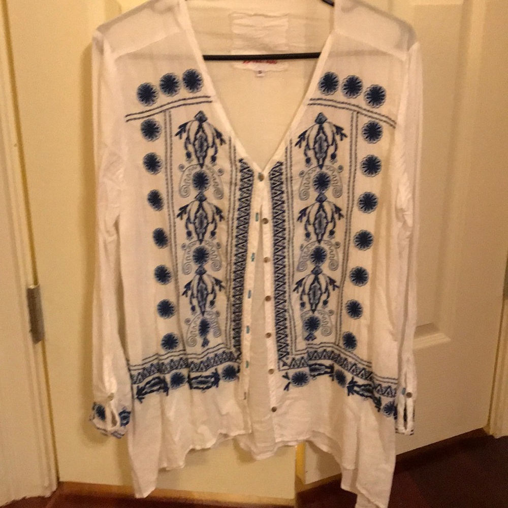 Johnny was blouse